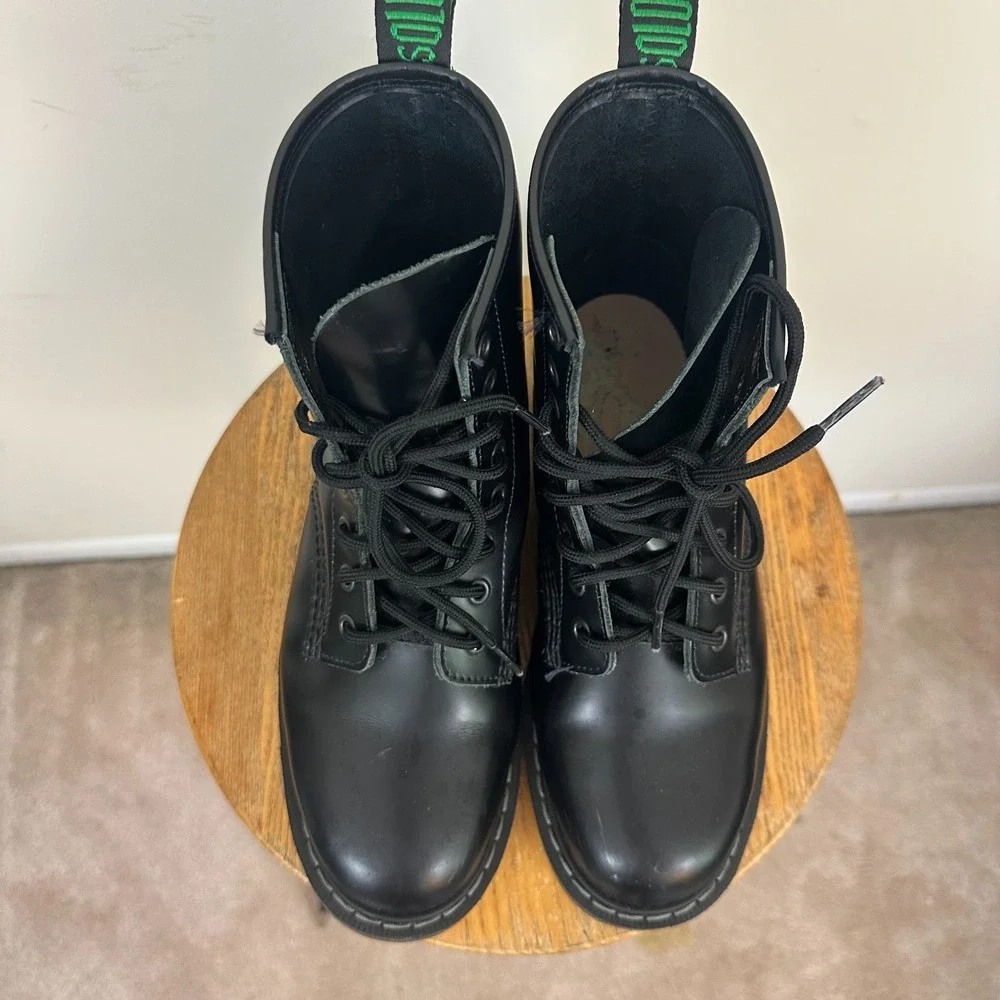 Solovair Hi-Shine 8 Eye Mens Black Leather Suspension Soles 7.5 US Derby Boots